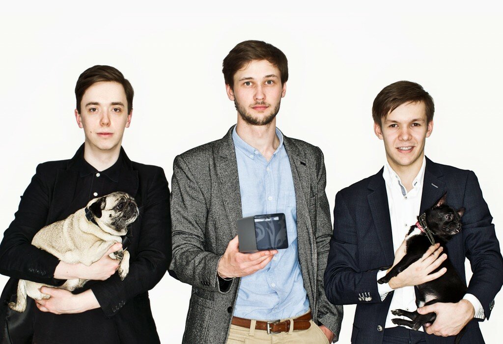 Petcube team with dogs